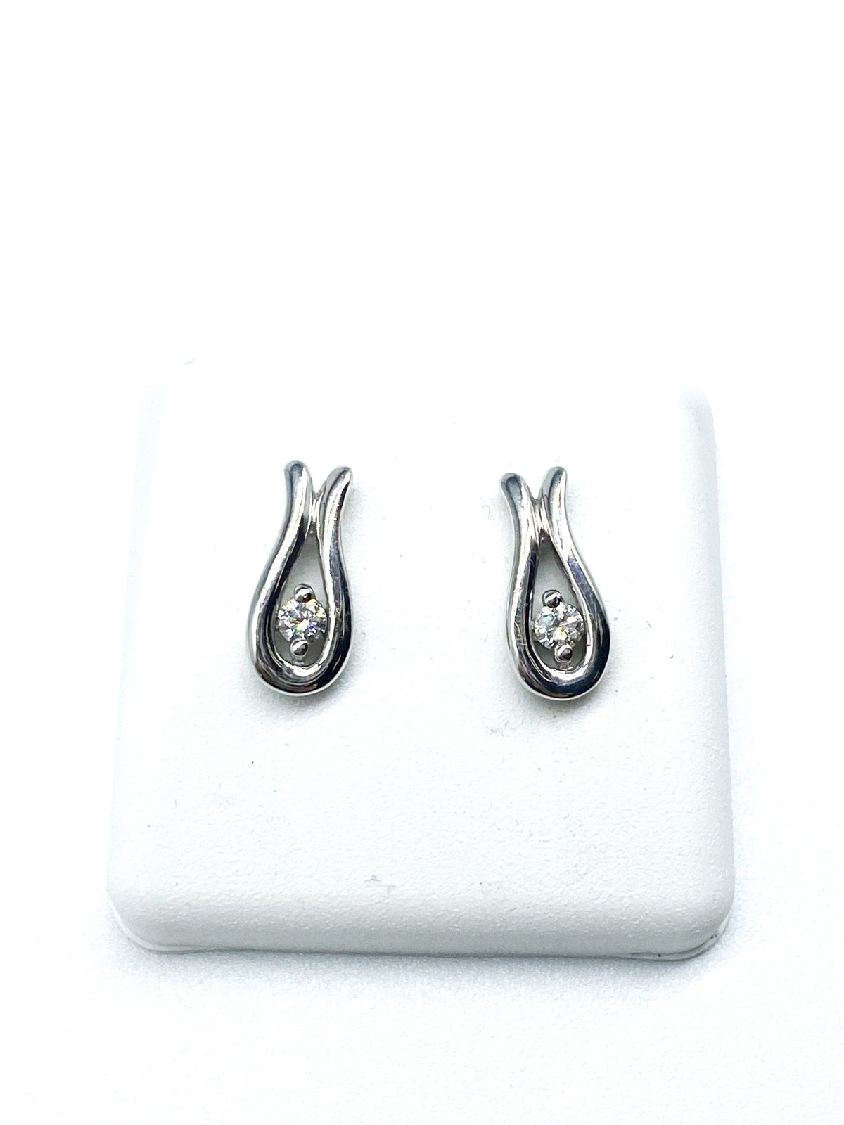 Round Brilliant Diamond Earrings