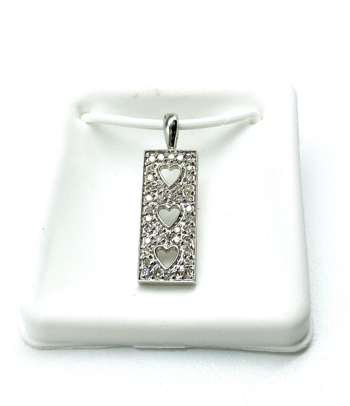 .20 Point White Gold Round Diamond Pendant