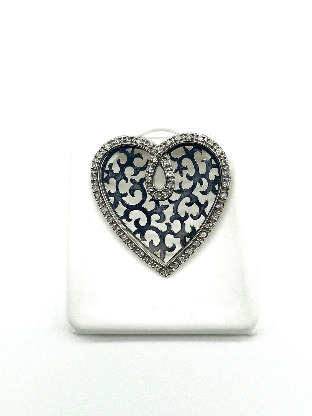 Round Brilliant Cut Diamond Pendant