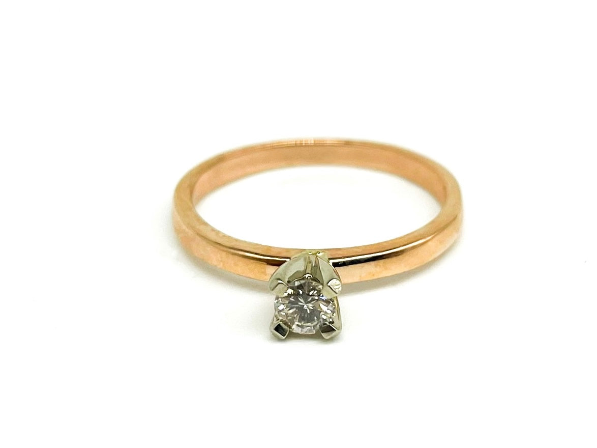 .20 Point Round Brilliant Diamond Rings