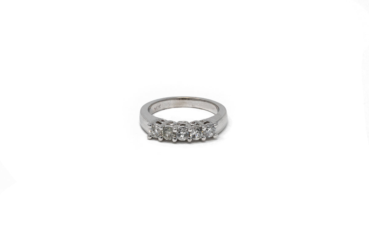 .85 point Round Brilliant Cut Diamond Ring
